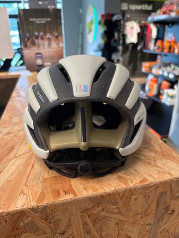 Używany MET Casco Helmet 2024 bike — zdjęcie 4 z 7