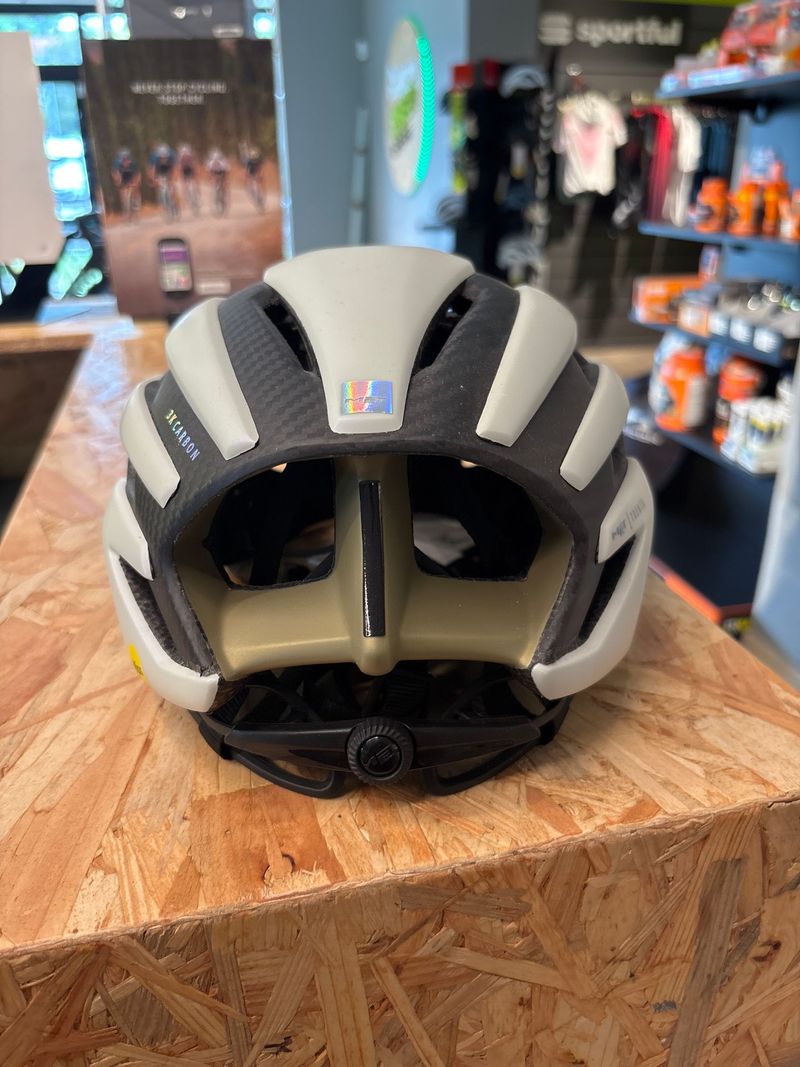Używany MET Casco Helmet 2024 bike — zdjęcie 4 z 7
