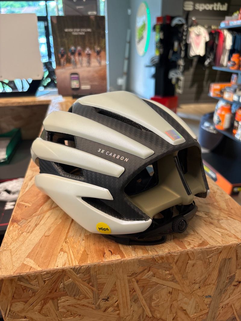 Używany MET Casco Helmet 2024 bike — zdjęcie 3 z 7