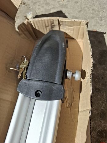 Used Thule Velo Vise Bike Carrier 511 bike — image 2 of 7