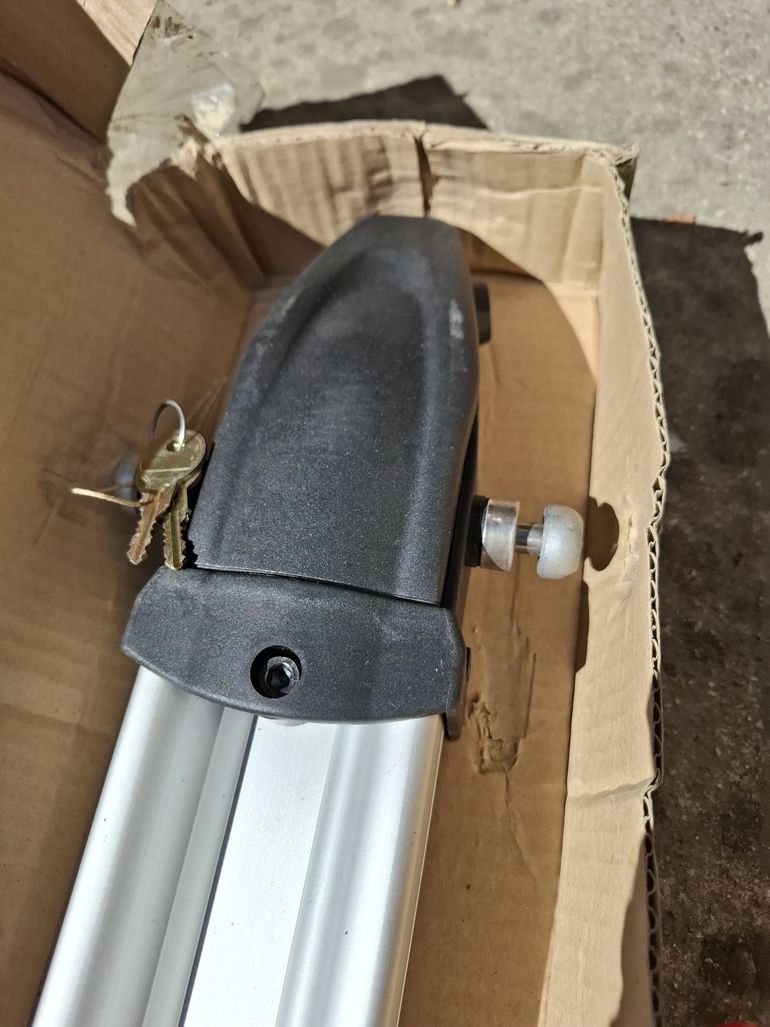 Used Thule Velo Vise Bike Carrier 511 bike — image 2 of 7