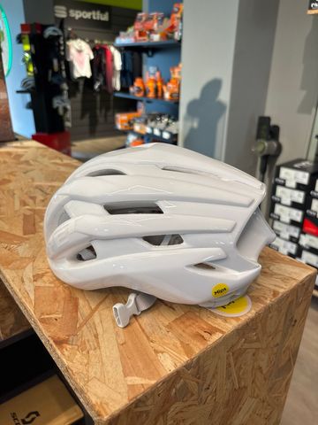 Used MET Casco Helmet 2025 bike — image 3 of 8