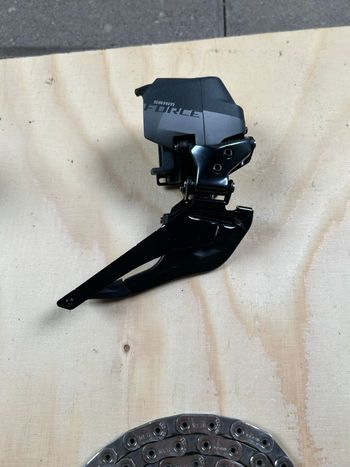 Used Sram Force Derailleur 2024 bike — image 5 of 7