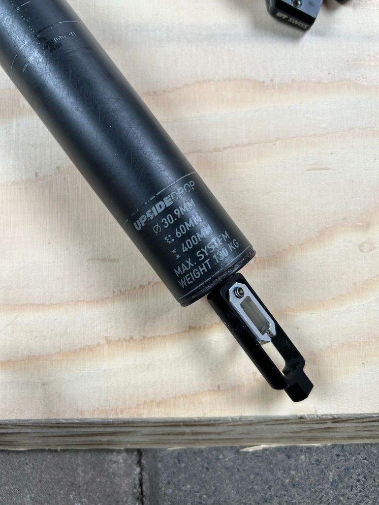 Used Dt Swiss 232 One Carbon Dropper 2022 bike — image 3 of 3
