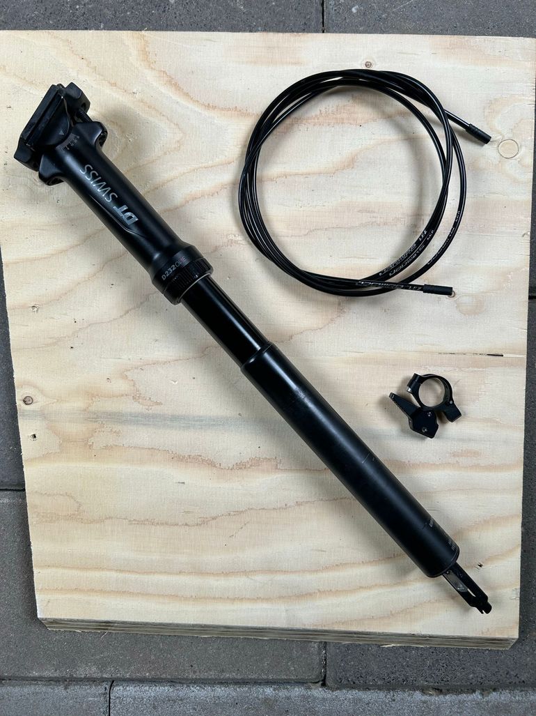 Used Dt Swiss 232 One Carbon Dropper 2022 bike — image 2 of 3