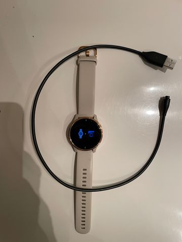 Używany Garmin Venu GPS Smartwatch bike — zdjęcie 6 z 9