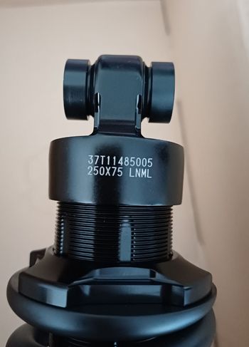 Used RockShox Super Deluxe ultimate 250x75 2023 bike — image 2 of 4