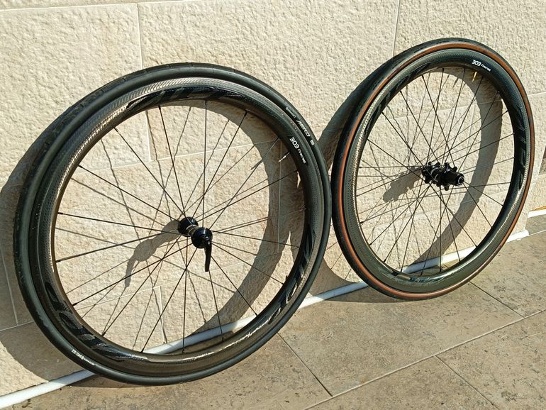 Used Zipp 303 Firecrest Showstopper Black 2022 bike — image 2 of 6