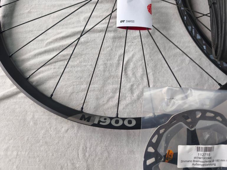 Used Dt Swiss M 1900 SPLINE 30 27.5" Rear Wheel 2026 bike — image 4 of 6