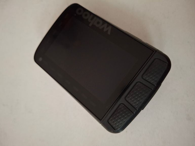 Used Wahoo ELEMNT ROAM V2 GPS Bike Computer 2022 bike — image 4 of 4