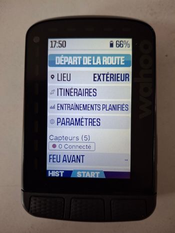 Used Wahoo ELEMNT ROAM V2 GPS Bike Computer 2022 bike — image 2 of 4