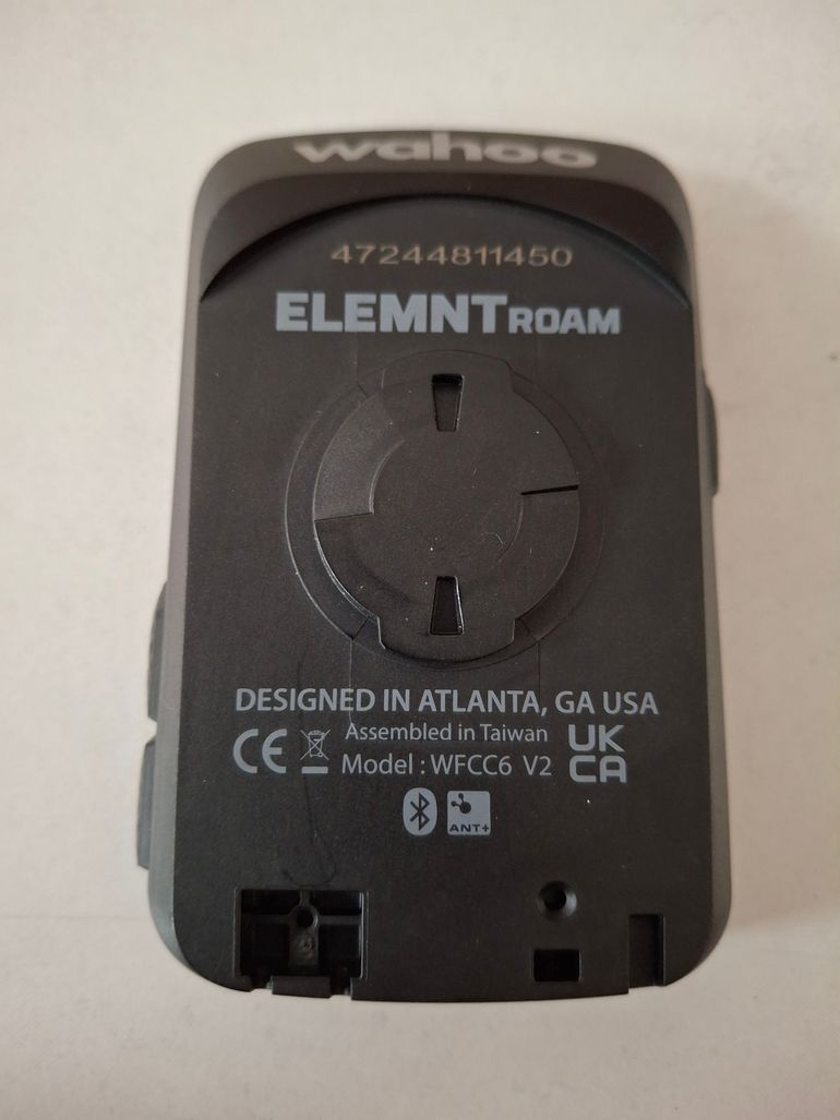 Used Wahoo ELEMNT ROAM V2 GPS Bike Computer 2022 bike — image 3 of 4
