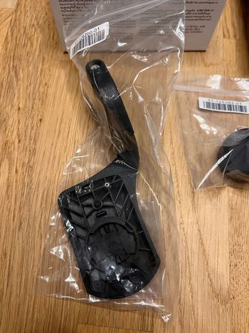 Used Wahoo ELEMNT ROAM v2 GPS Bike Computer 2023 bike — image 2 of 5
