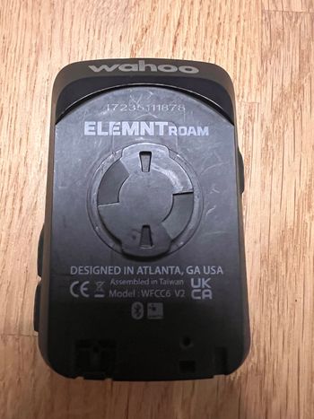 Used Wahoo ELEMNT ROAM v2 GPS Bike Computer 2023 bike — image 4 of 5