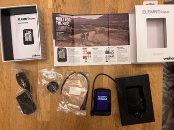 Used Wahoo ELEMNT ROAM v2 GPS Bike Computer 2023 bike