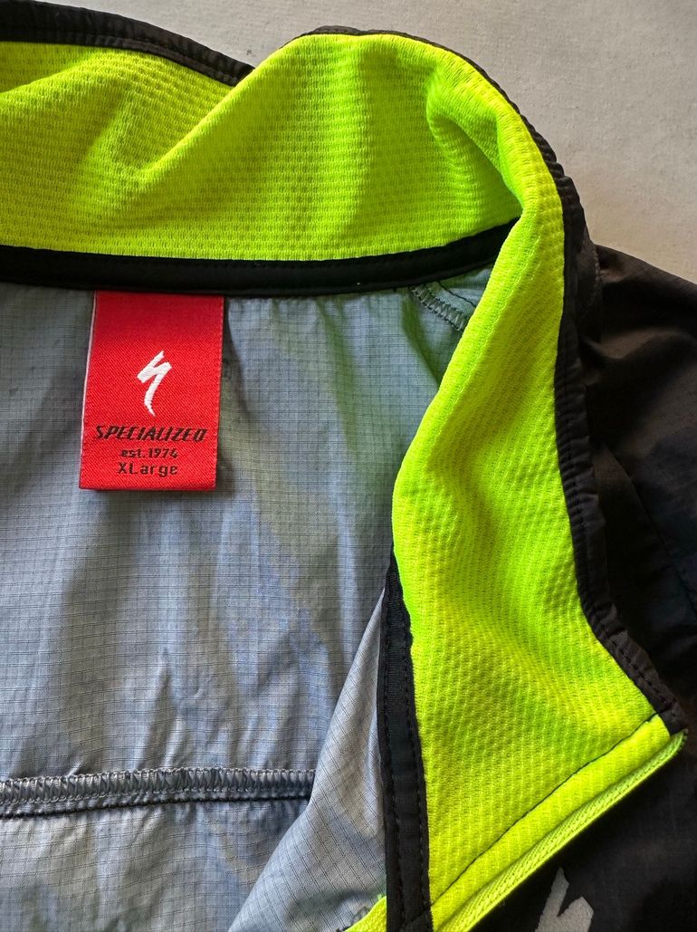 Used Specialized Impermeabile Jacket 2014 bike — image 2 of 3
