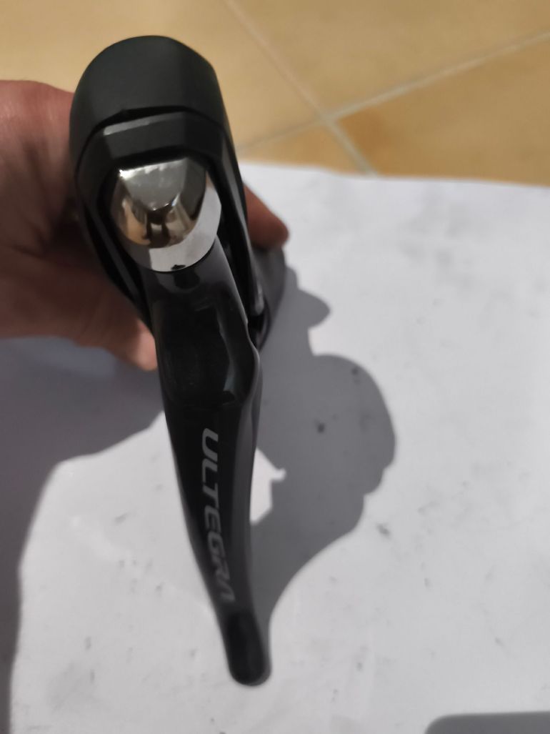Used Shimano Ultegra ST-r8020 bike — image 1 of 4