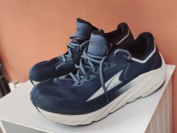 Altra Via Olympus Running Shoes usato