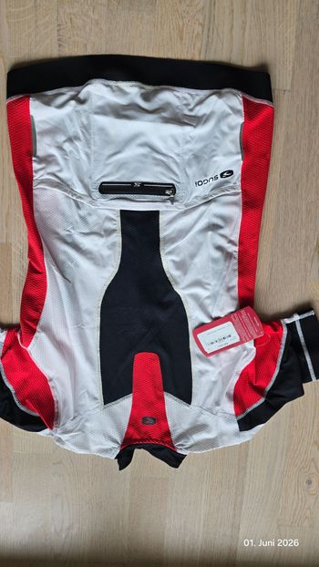 Used Sugoi RSE Fahrrad Trikot, Chili Red, M bike — image 2 of 6