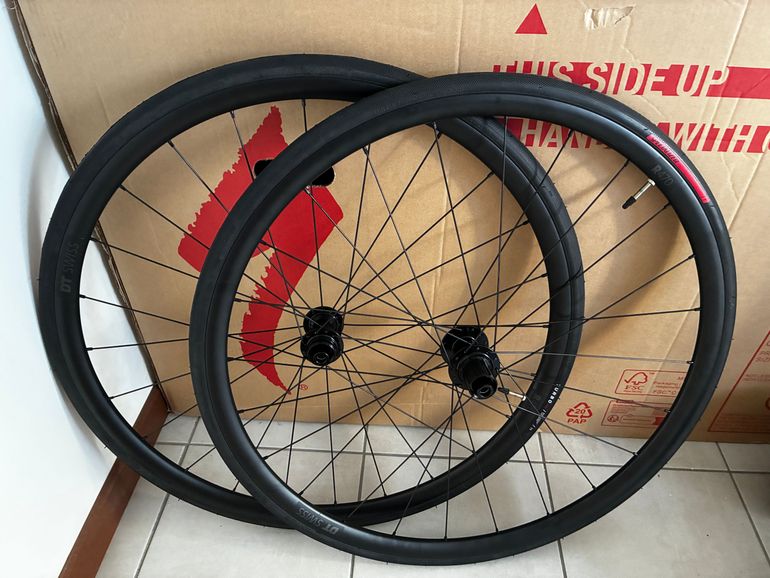 Used Dt Swiss R 470 700C 23 mm DB VI bike — image 1 of 10
