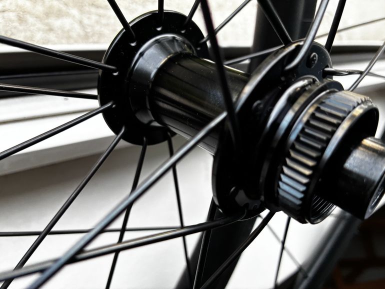 Used Dt Swiss R 470 700C 23 mm DB VI bike — image 5 of 10