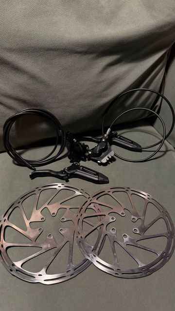 Used Sram Level Silver bike — image 4 of 5