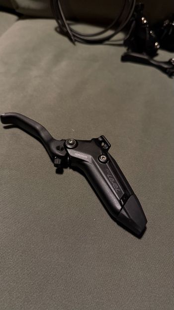 Used Sram Level Silver bike — image 2 of 5
