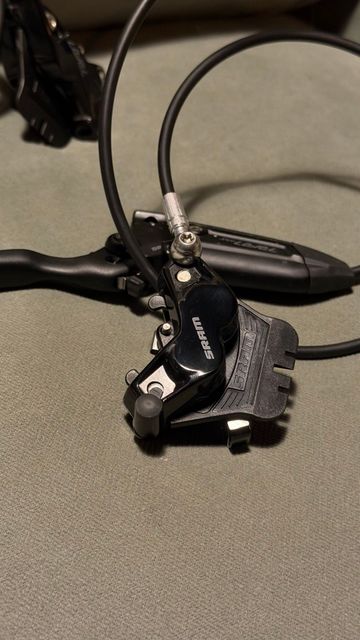 Used Sram Level Silver bike — image 3 of 5