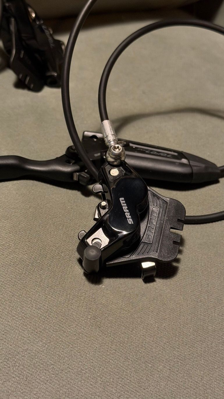 Used Sram Level Silver bike — image 3 of 5