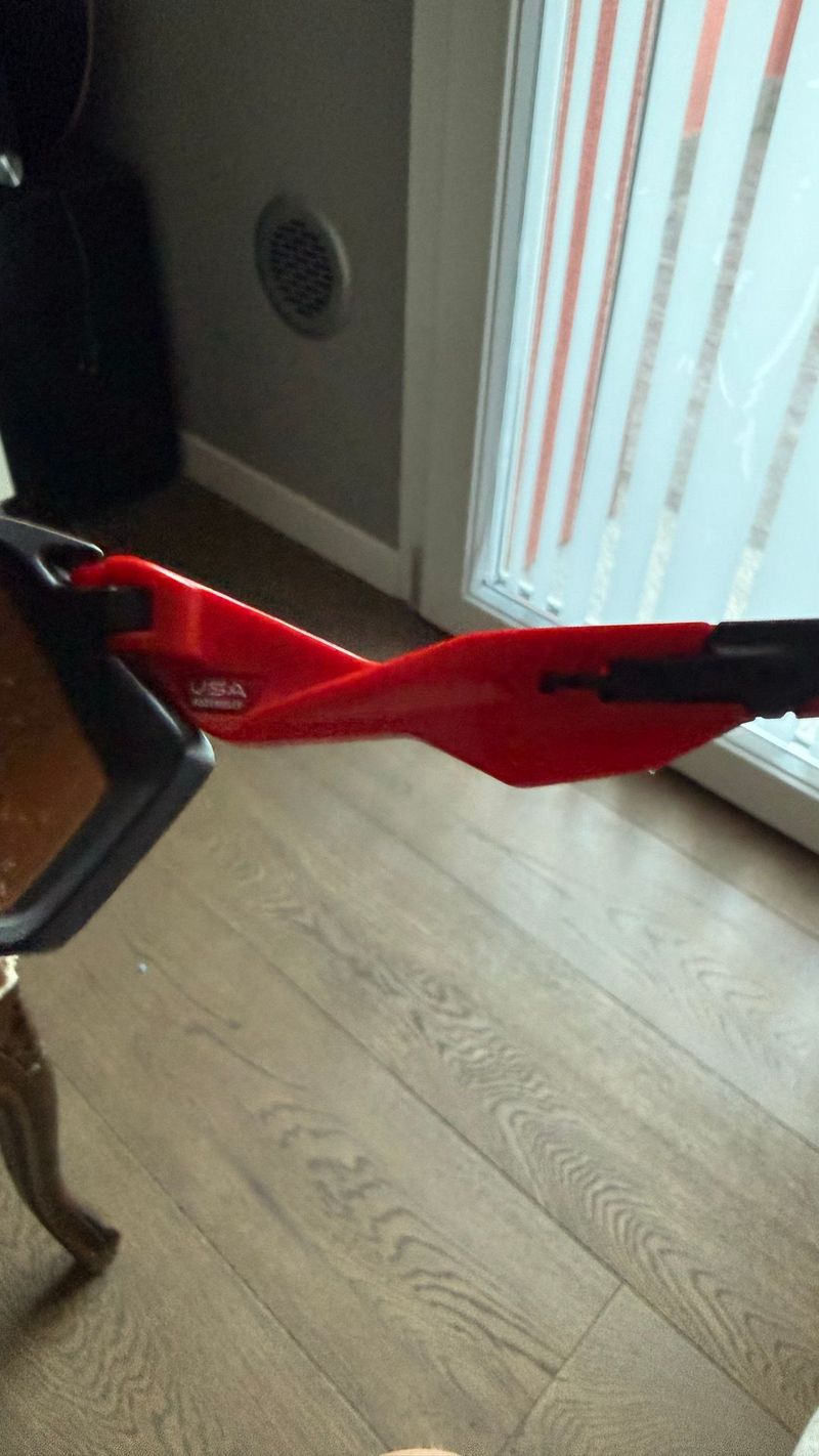 Used Oakley flight jacket 2018 bike — image 4 of 6