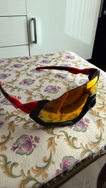 Used Oakley flight jacket 2018 bike — image 2 of 6
