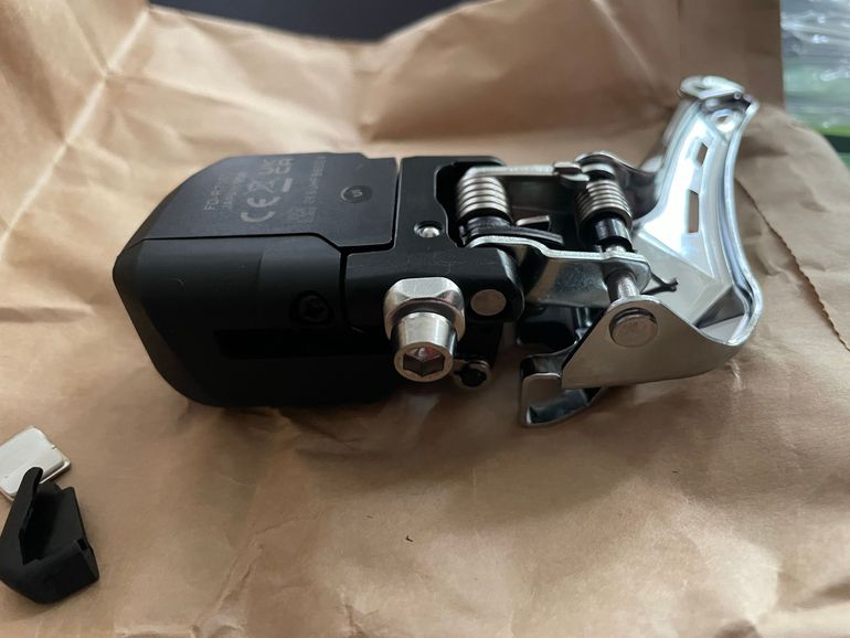 Used Shimano 105 Di2 FD-R7150 Front Derailleur bike — image 4 of 5