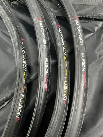 Hutchinson fusion 5 galactik 2024 Tyres & Tubes de segunda mano
