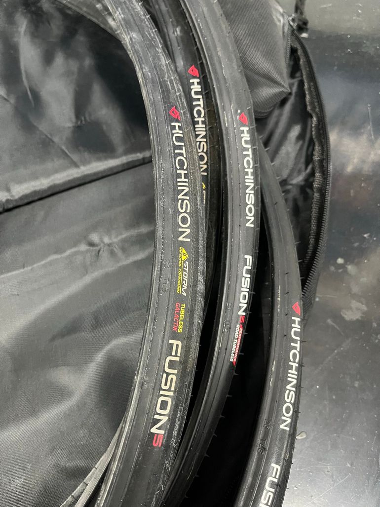 Used Hutchinson fusion 5 galactik 2024 bike — image 4 of 8