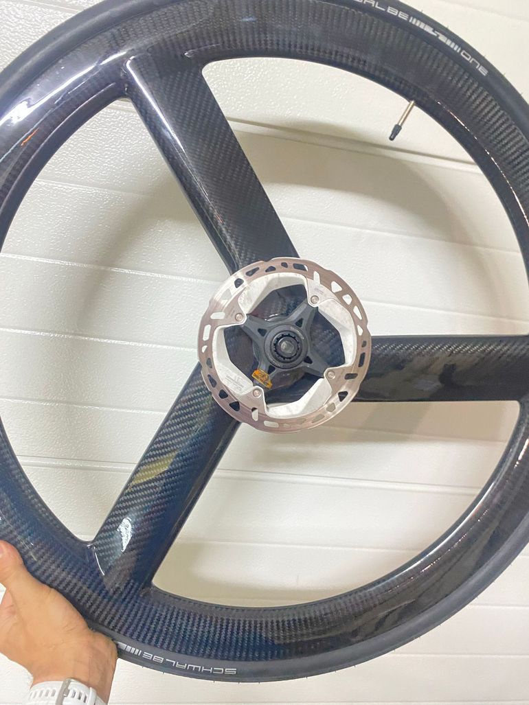 Used Alpina rueda delantera de 3 Palos 2023 bike — image 1 of 3