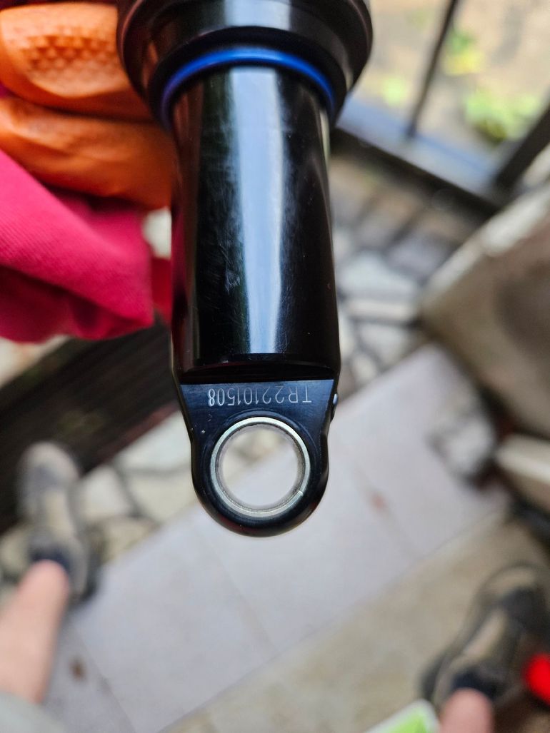 Used Sr Suntour EDGE 2RC 205X60 150mm 2023 bike — image 8 of 8