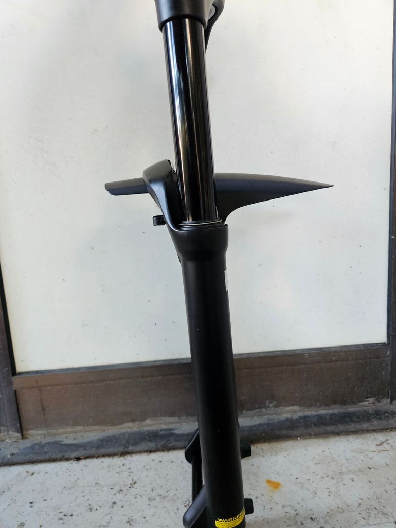 Použité Sr Suntour Lytro 35 Supreme Air LOR 140mm 2023 bike — obrázek 14 z 18