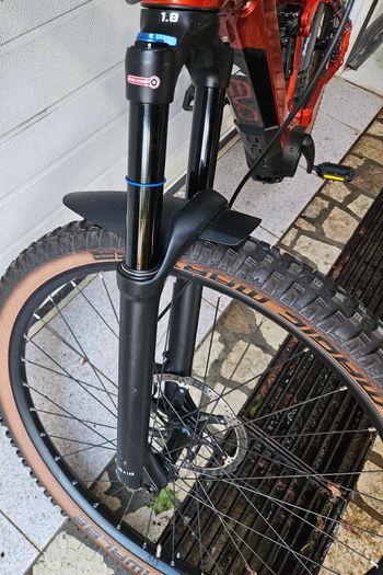 Used Sr Suntour Lytro 35 Supreme Air LOR 140mm 2023 bike — image 5 of 7