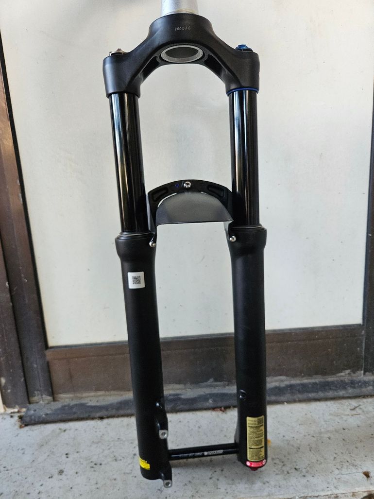 Použité Sr Suntour Lytro 35 Supreme Air LOR 140mm 2023 bike — obrázek 13 z 18