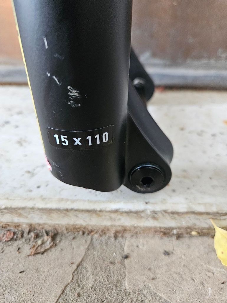 Použité Sr Suntour Lytro 35 Supreme Air LOR 140mm 2023 bike — obrázek 8 z 18