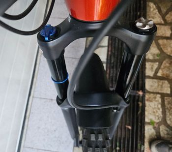 Used Sr Suntour Lytro 35 Supreme Air LOR 140mm 2023 bike — image 3 of 7