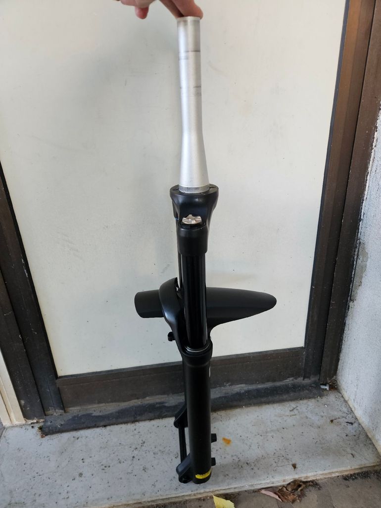 Použité Sr Suntour Lytro 35 Supreme Air LOR 140mm 2023 bike — obrázek 15 z 18