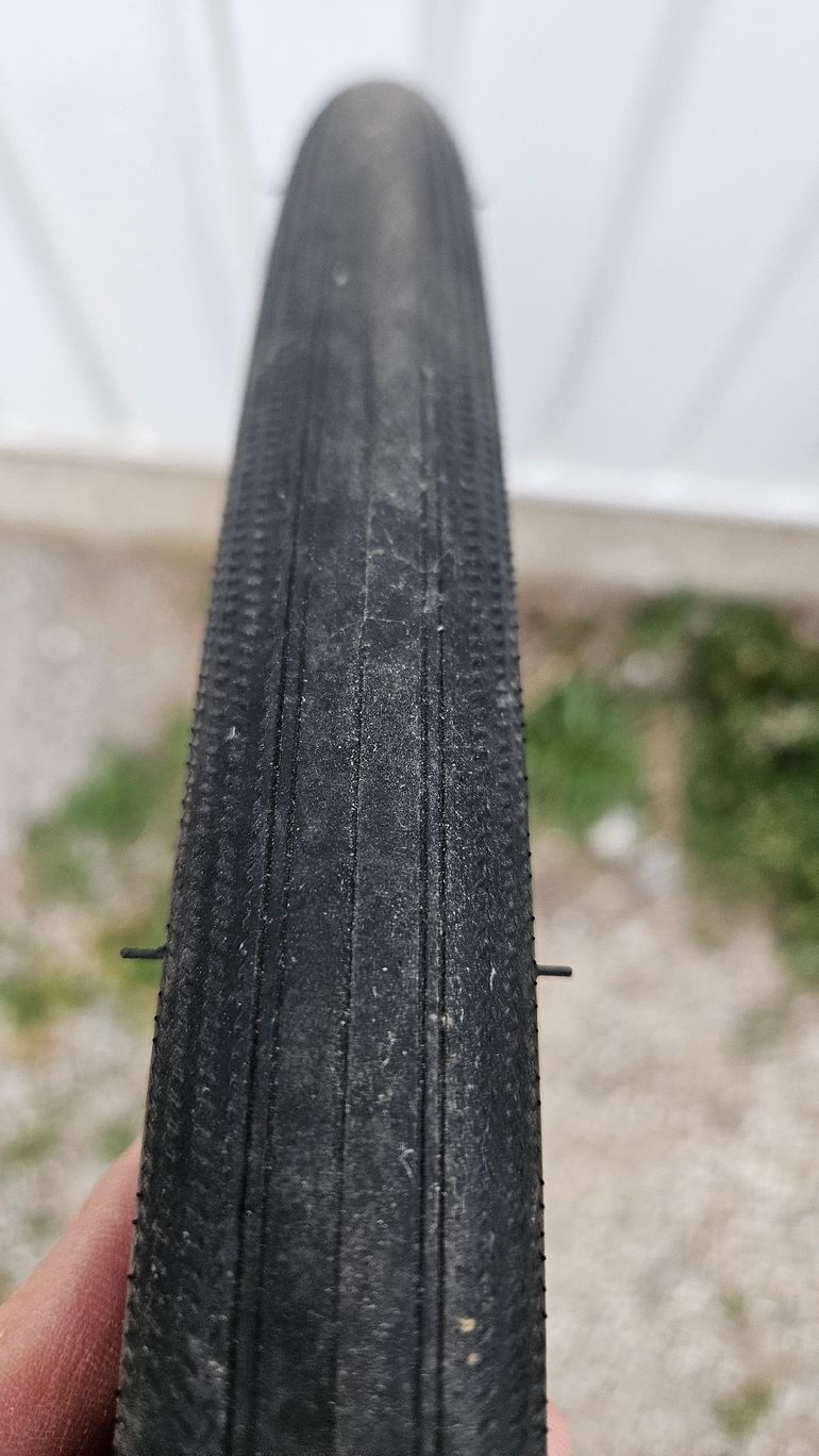 Used Giant PR2 Complete Disc Wheels Road Tires 2022 bike — image 9 of 9