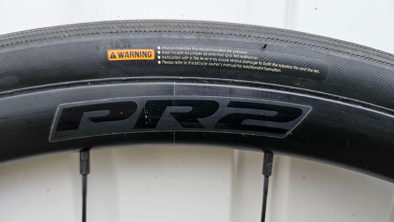 Used Giant PR2 Complete Disc Wheels Road Tires 2022 bike — image 3 of 9