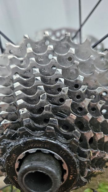 Used Giant PR2 Complete Disc Wheels Road Tires 2022 bike — image 7 of 9