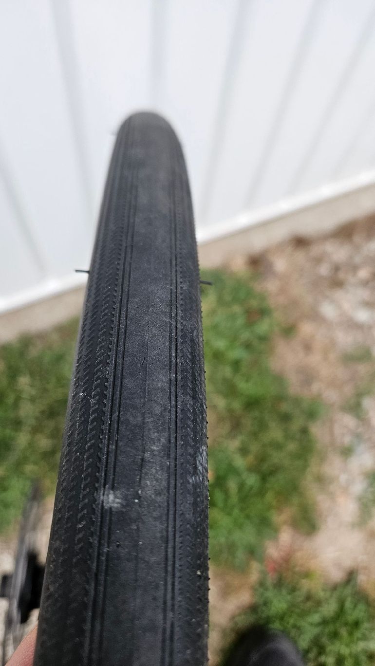 Used Giant PR2 Complete Disc Wheels Road Tires 2022 bike — image 8 of 9