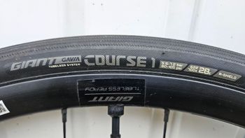 Used Giant PR2 Complete Disc Wheels Road Tires 2022 bike — image 2 of 9