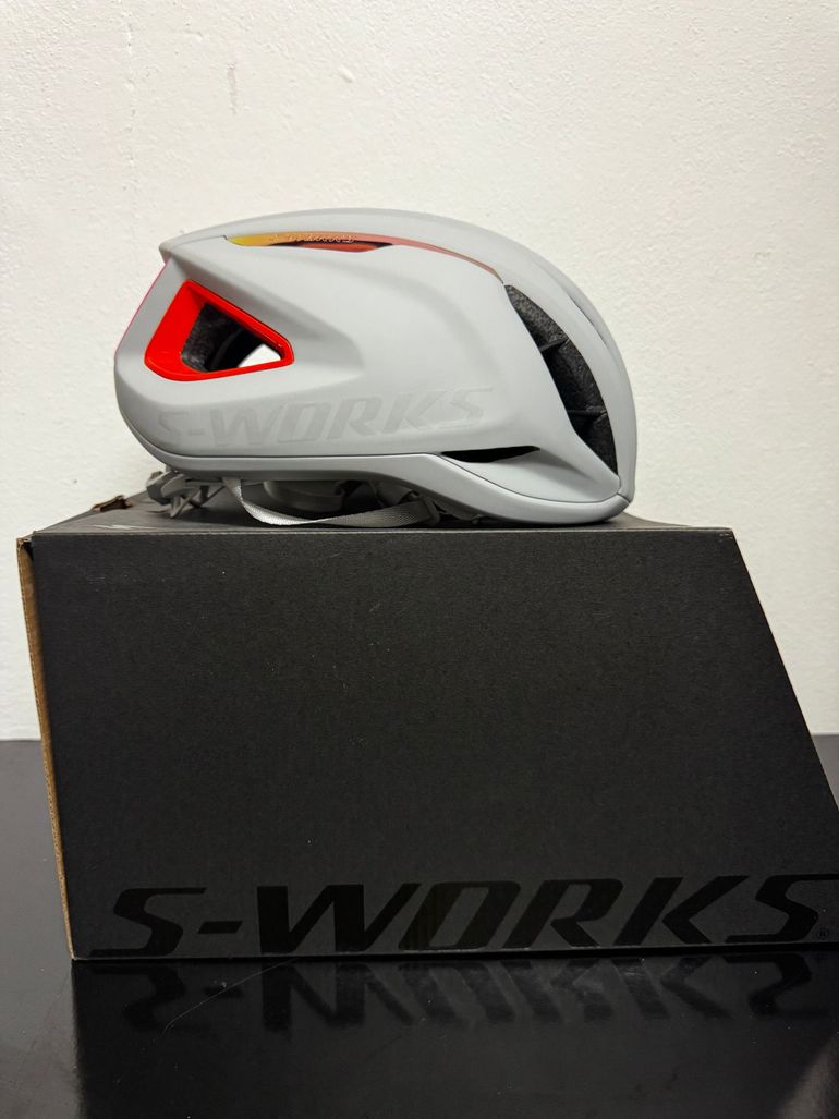 Used S-Works Prevail 3 Helmet Taglia M 2026 bike — image 1 of 5