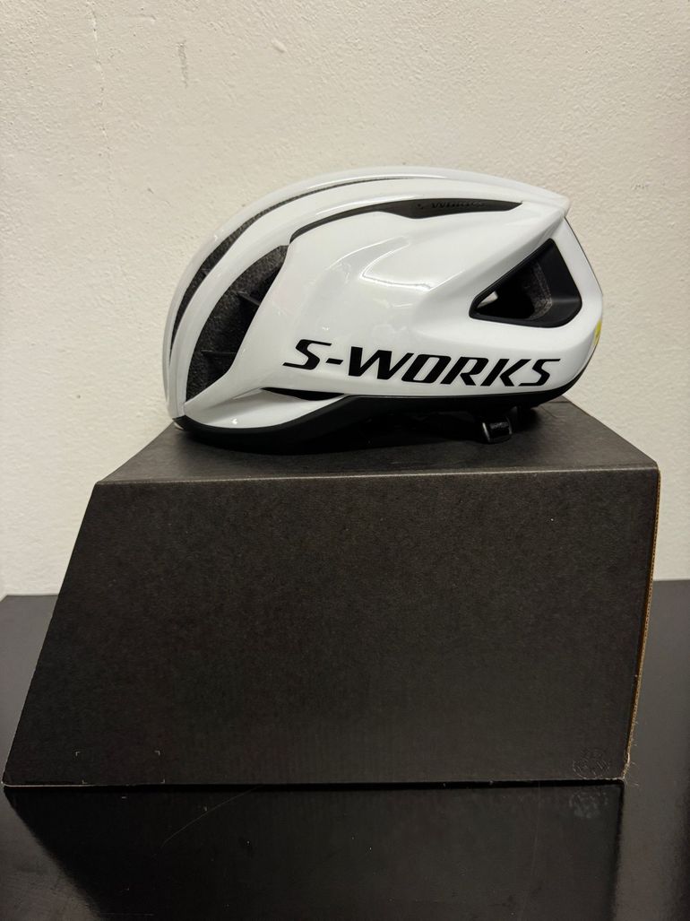 Used S-Works Prevail 3 Helmet Taglia L 2026 bike — image 1 of 4