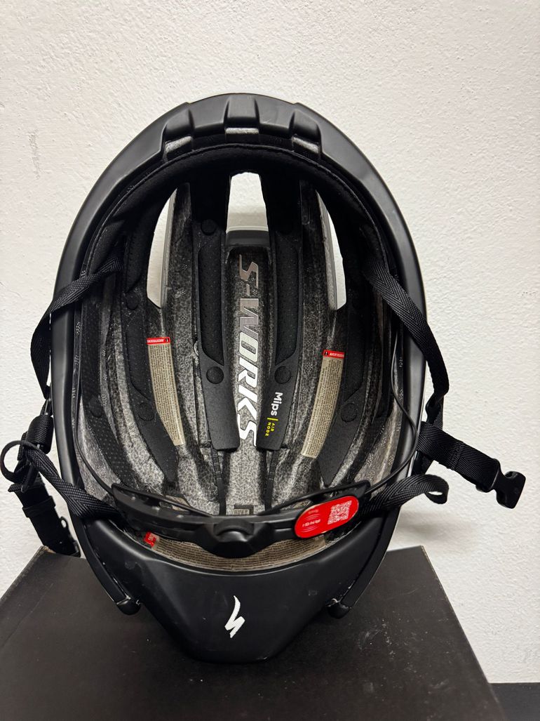 Used S-Works Evade 3 Taglia M Helmet 2025 bike — image 5 of 6
